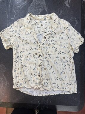 Kuhl Cream Short-Sleeve Button Down Shirt with Blue and Tan Print